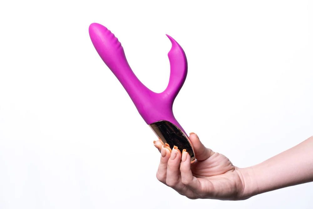 MTJM18104skylerrabbitvibratorpurplewhand