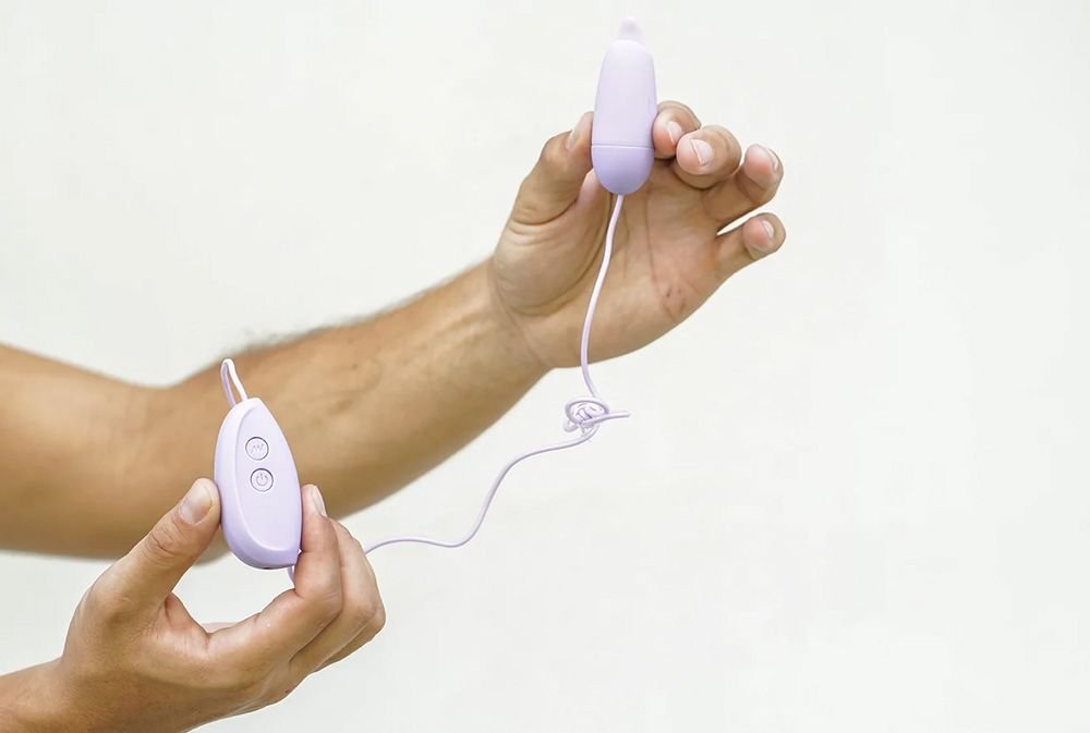 MTJM19112ellietonguebulletvibratorwhand