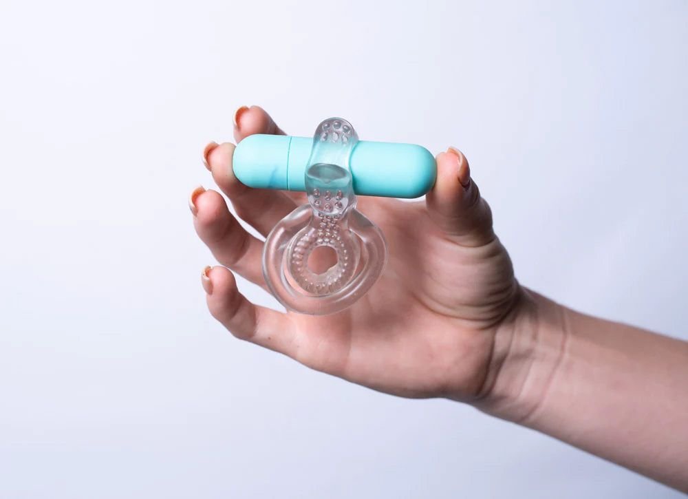 MTMA1720CLRjaydenvibratingcockringwhand