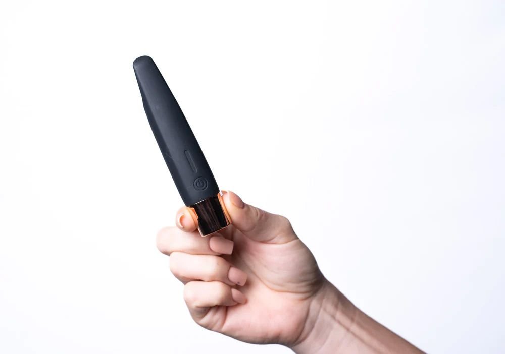 MTMA2104aspenblackvibratorwhand