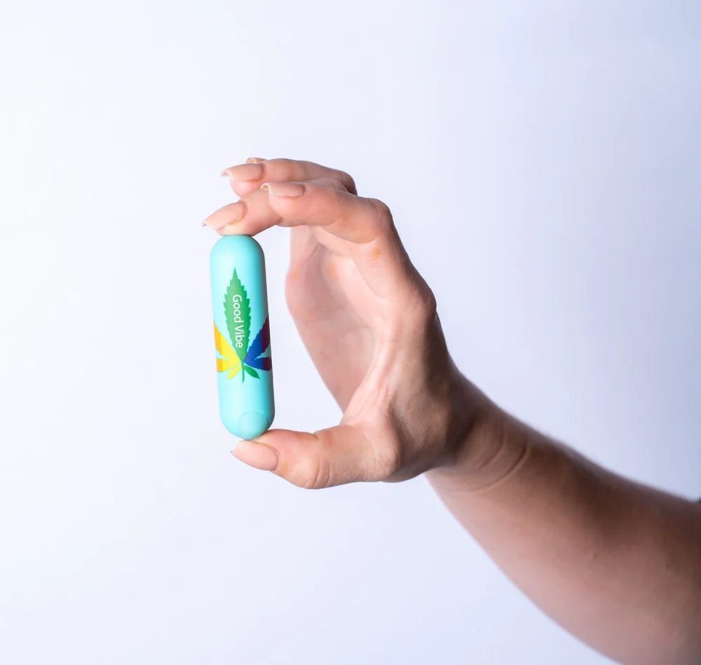 MTMA330LF2jessi420emeraldgreenbulletvibratorwhand