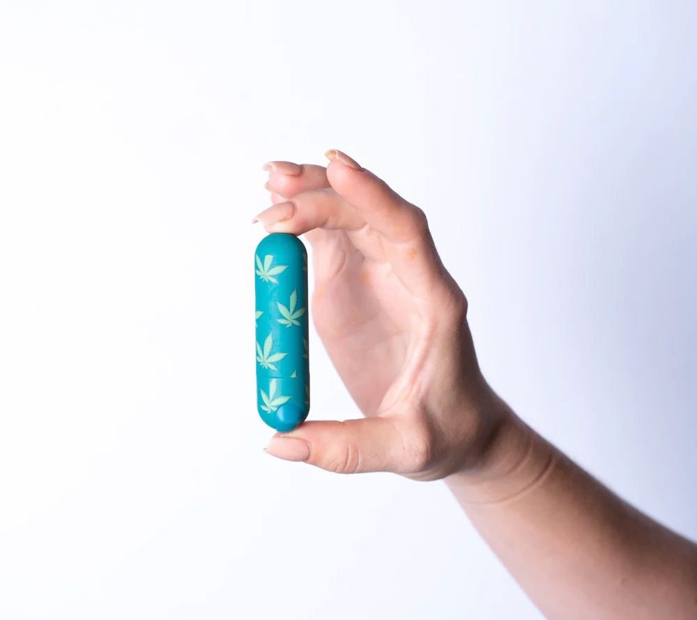 MTMA330LFjessi420bulletvibratorwhand