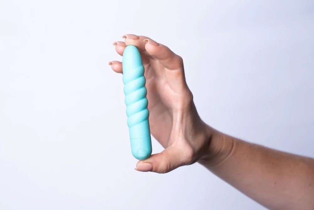 MTMA331TL1bulletvibratortealhand