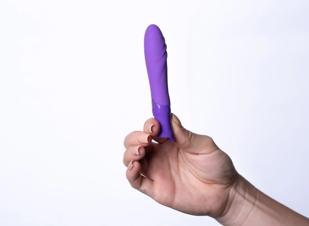 MTR307P1margobulletvibratorpurplewhand2