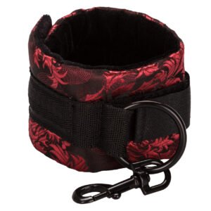 SCANDAL COLLAR BODY RESTRAINTS